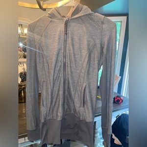 LULULEMON JACKET SIZE 6
